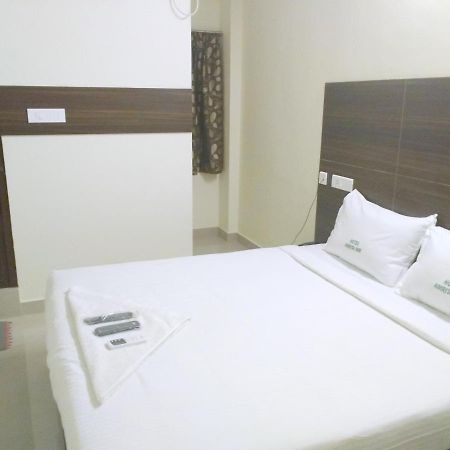 Hotel Amrita Mogappair チェンナイ エクステリア 写真