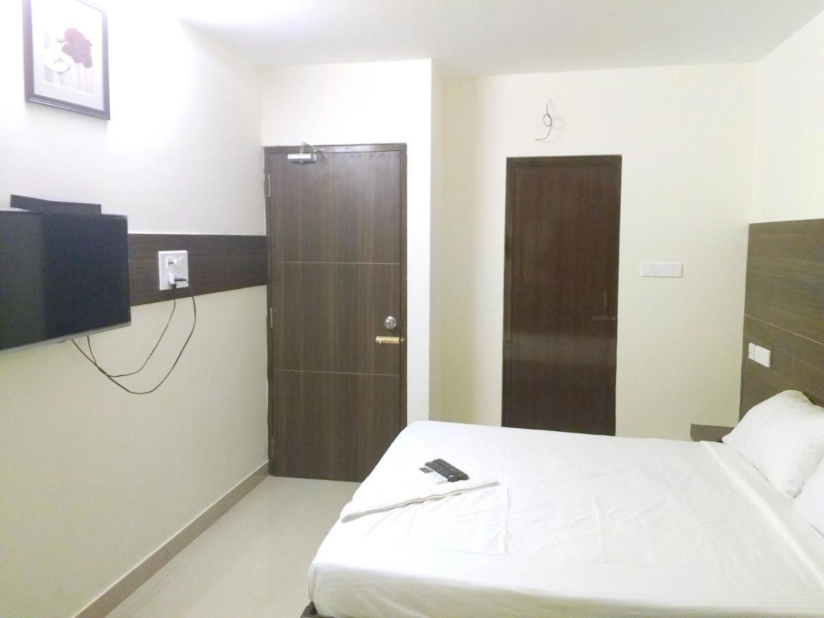 Hotel Amrita Mogappair チェンナイ エクステリア 写真