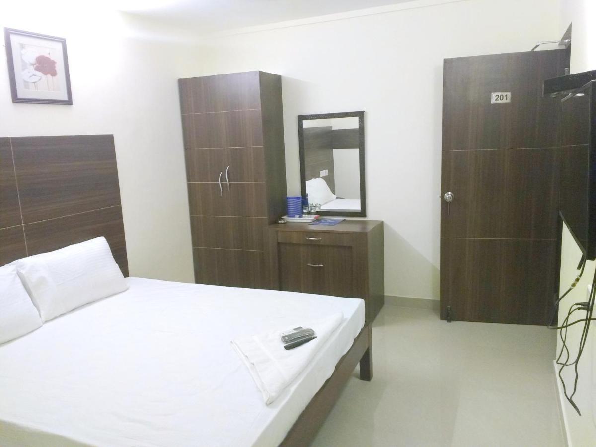 Hotel Amrita Mogappair チェンナイ エクステリア 写真