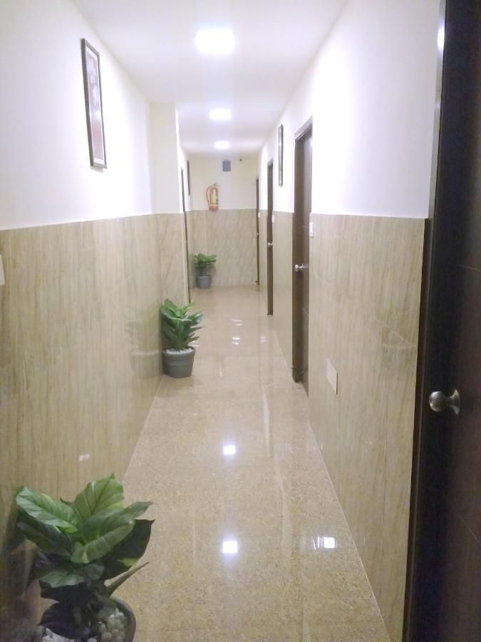 Hotel Amrita Mogappair チェンナイ エクステリア 写真